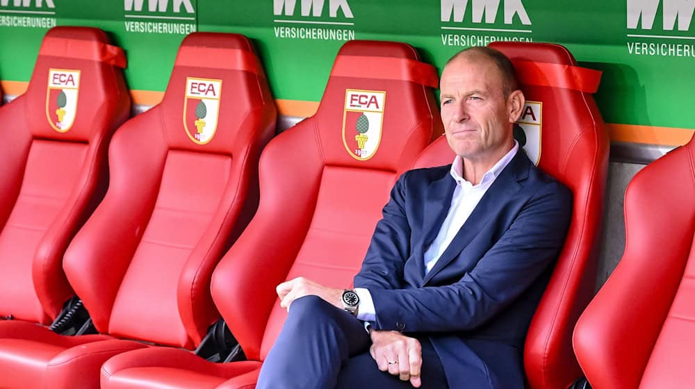 Nutzt die Länderspielpause für ein Testspiel: Augsburgs Trainer Jess Thorup. / Foto: Harry Langer/dpa