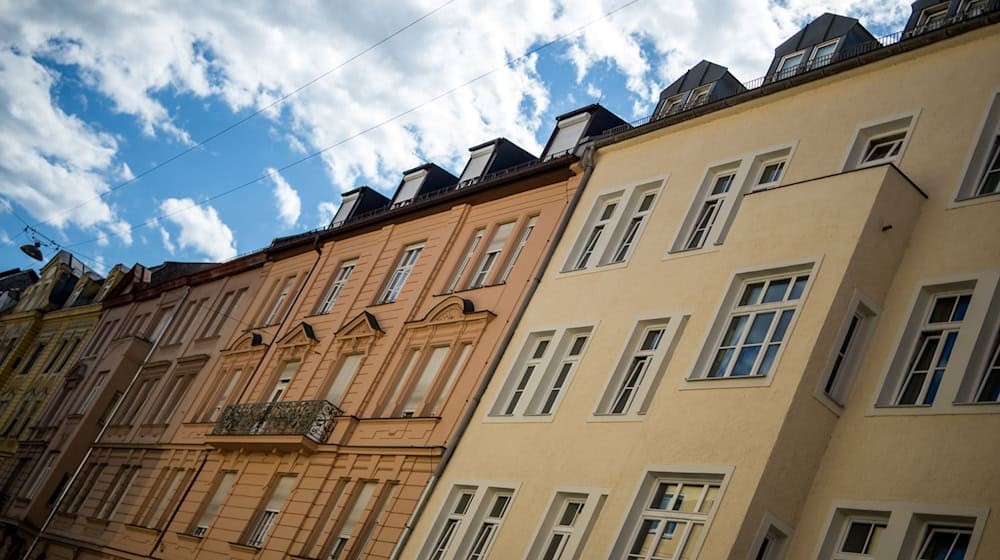 Der Immobilienmarkt belebt sich, die Bautätigkeit nicht. (Archivbild) / Foto: Matthias Balk/dpa