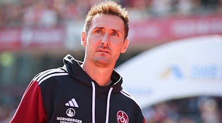 Den erhofften Schwung hat Trainer Miroslav Klose beim 1. FC Nürnberg noch nicht gebracht. / Foto: Daniel Karmann/dpa