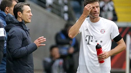 Niko Kovac (l) würde rückblickend anders mit Thomas Müller umgehen. / Foto: Hasan Bratic/dpa