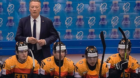 Bundestrainer Harold Kreis verzichtet beim Deutschland Cup auf zahlreiche Eishockey-Profis. / Foto: Darko Vojinovic/AP/dpa