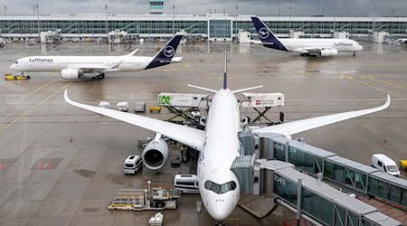 Mehr Betrieb am Flughafen München / Foto: Peter Kneffel/dpa