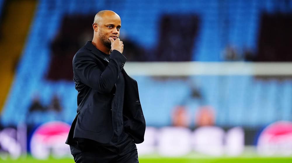 Bayern-Trainer Vincent Kompany hält an seinem Spielstil konsequent fest. / Foto: Mike Egerton/PA Wire/dpa