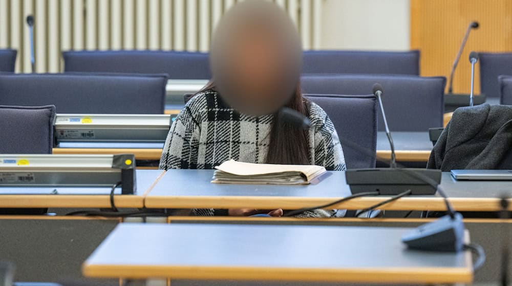 Prozess vor dem Landgericht Regensburg: Einer 37 Jahre alten Krankenschwester werden Mord und fünffacher Mordversuch vorgeworfen. Sie weist die Vorwürfe zurück. / Foto: Armin Weigel/dpa