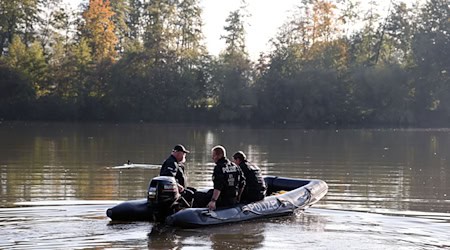 Die Ermittler gehen von einem Tötungsdelikt aus. Im Verdacht steht der Ehemann. / Foto: Daniel Löb/dpa