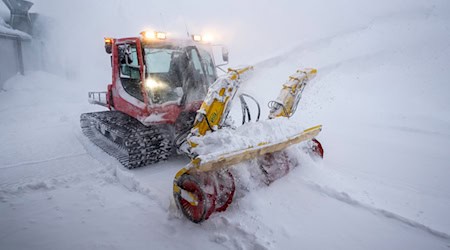 Die Saison 2023/2024 war mit viel Neuschnee gestartet. (Archivfoto)  / Foto: Peter Kneffel/dpa