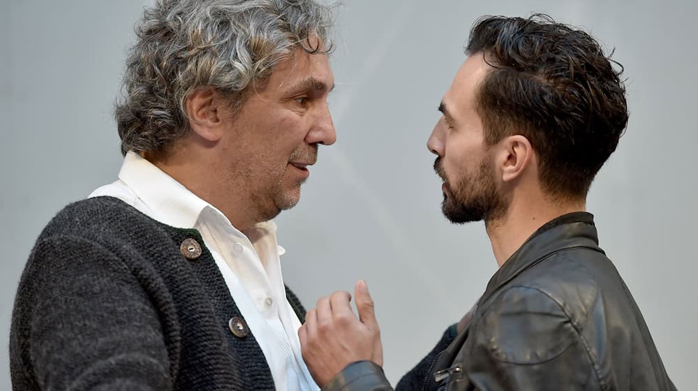 Christian Stückl (l) und sein Ziehsohn Karaca wollten sich gemeinsam um die Spielleitung bewerben. (Archivfoto) / Foto: Angelika Warmuth/dpa