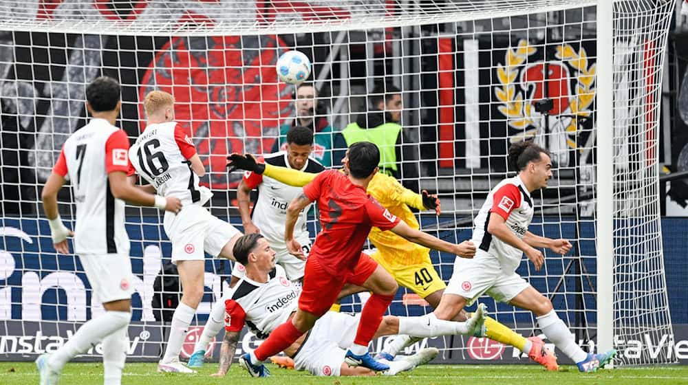 Eintracht Frankfurt und Bayern München lieferten sich im Bundesliga-Topspiel ein Spektakel. / Foto: Uwe Anspach/dpa