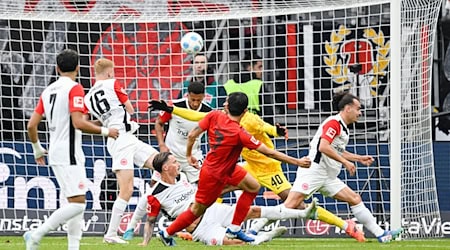 Eintracht Frankfurt und Bayern München lieferten sich im Bundesliga-Topspiel ein Spektakel. / Foto: Uwe Anspach/dpa