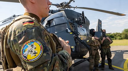 Die Bundeswehr hat weitere Airbus-Hubschrauber vom Typ H145M bestellt. (Archivfoto) / Foto: Peter Kneffel/dpa