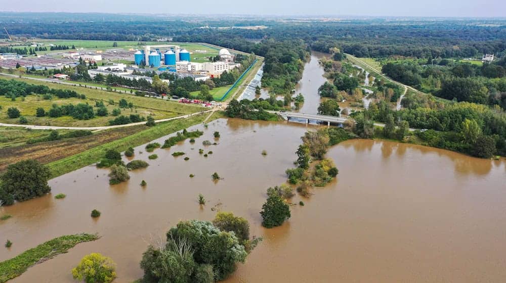 Hochwasser wie in Osteuropa prägt auch die Allianz-Bilanz. / Foto: Maciej Kulczynski/PAP/dpa