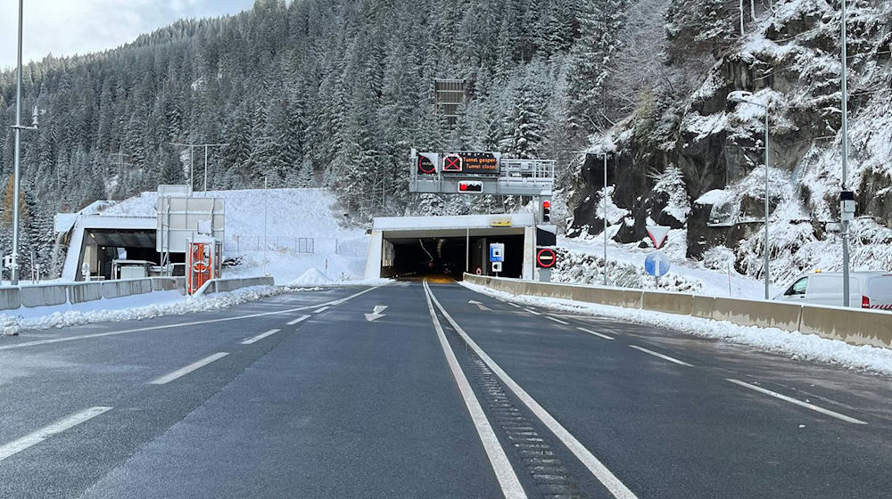 Unter anderem wurde die Fahrbahn des Tunnels erneuert. (Foto: Handout) / Foto: -/ASFINAG/dpa