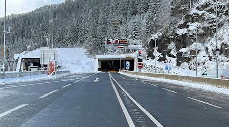 Unter anderem wurde die Fahrbahn des Tunnels erneuert. (Foto: Handout) / Foto: -/ASFINAG/dpa