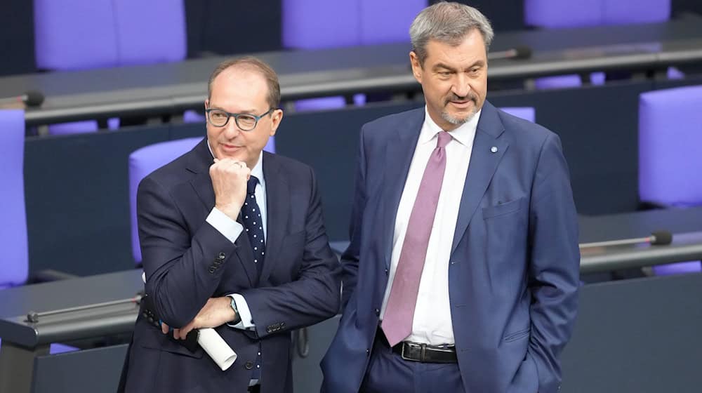 Alexander Dobrindt soll als Spitzenkandidat die CSU in die Bundestagswahl führen. Parteichef Söder will nicht nach Berlin wechseln. (Archivbild) / Foto: Kay Nietfeld/dpa