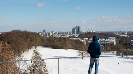 Allmählich taut der Schnee weg.  / Foto: Magdalena Henkel/dpa