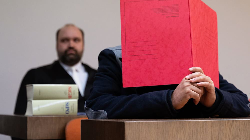 Dem Geständnis war ein Rechtsgespräch aller Prozessbeteiligten vorangegangen.  / Foto: Magdalena Henkel/dpa