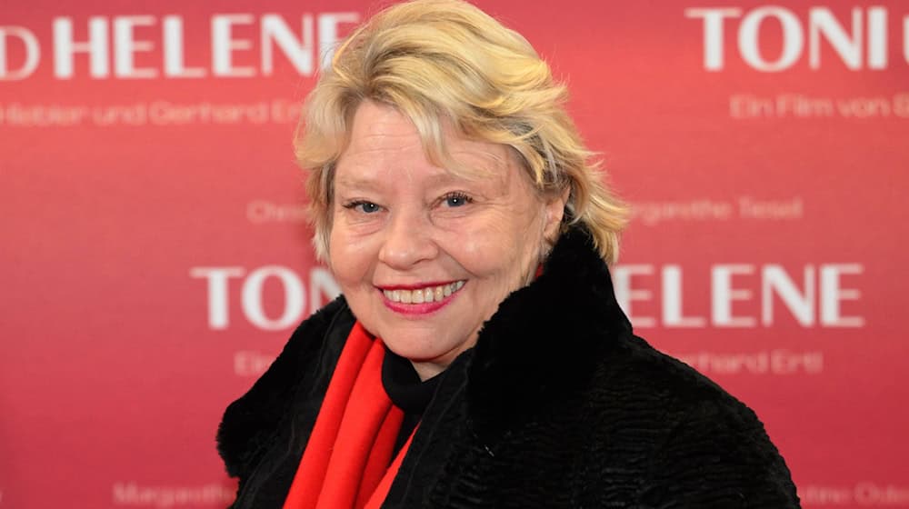 Fernseh- und Theater-Schauspielerin Margarethe Tiesel (65) fährt nicht gerne Oldtimer.  / Foto: Felix Hörhager/dpa