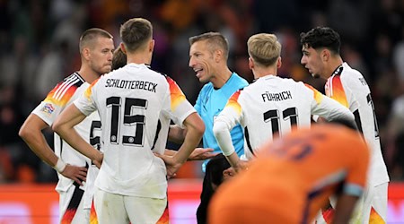 Nach dem Länderspiel Niederlande gegen Deutschland wurde viel über Schiedsrichter Davide Massa gesprochen. / Foto: Federico Gambarini/dpa