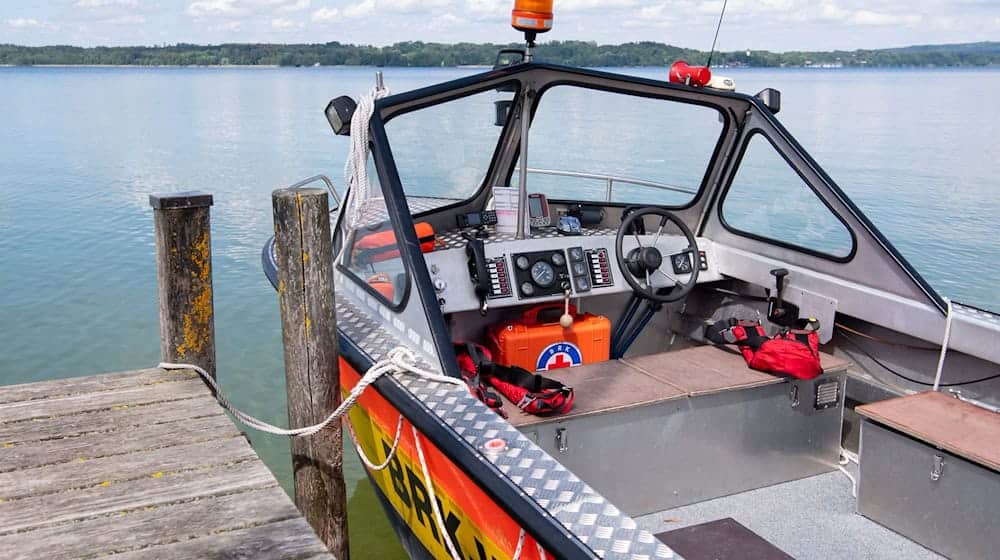 Einsatz für die Wasserwacht am Starnberger See: Zwei Tauchende machen aus Luftnot einen Notaufstieg. (Archivbild) / Foto: Sven Hoppe/dpa