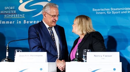 Es gibt noch einiges zu klären zwischen Joachim Herrmann (l) und Nancy Faeser (r). / Foto: Matthias Balk/dpa