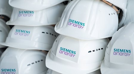 Siemens Energy hat sich aus tiefroten Zahlen herausgearbeitet. (Archivbild) / Foto: Sebastian Kahnert/dpa-Zentralbild/dpa