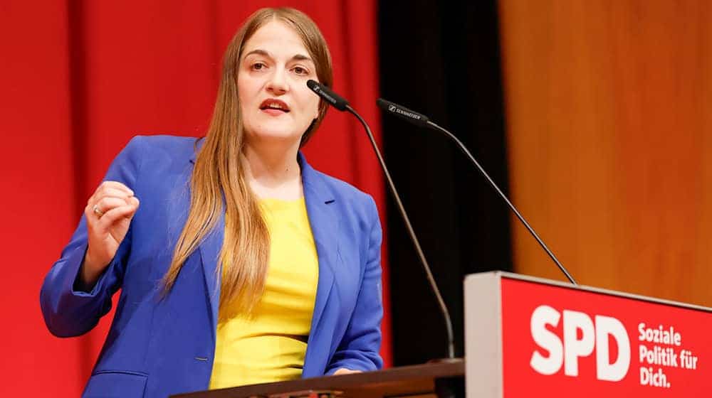 Aus Sicht von Bayerns SPD-Chefin Endres ist die Schuldenbremse dringend reformbedürftig und längst mehr ein Bremsklotz. (Archivbild) / Foto: Daniel Löb/dpa