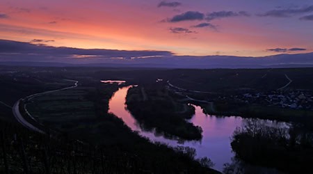 In Teilen Bayerns werden weniger Wolken und mehr Sonnenschein erwartet. / Foto: Karl-Josef Hildenbrand/dpa