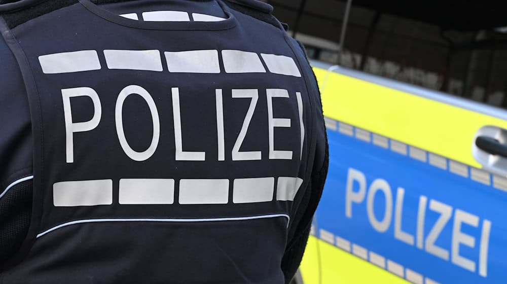 Die Polizei nahm die Ermittlungen zum Unfallhergang auf. (Symbolbild) / Foto: Bernd Weißbrod/dpa
