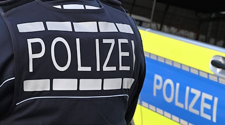 Die Polizei nahm die Ermittlungen zum Unfallhergang auf. (Symbolbild) / Foto: Bernd Weißbrod/dpa