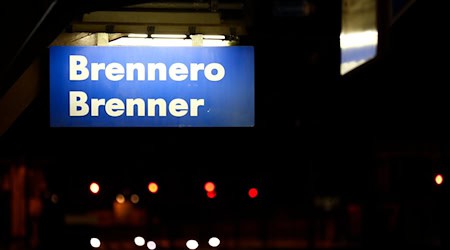 Am Brenner Bahnhof gab es eine Bombendrohung. (Archivbild) / Foto: Matthias Schrader/AP/dpa