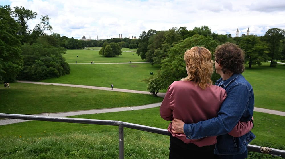 Dem Kurfürsten Karl Theodor haben die Münchner den berühmten Englischen Garten zu verdanken. Eine Ausstellung zeigt nun, warum der Herrscher dennoch unbeliebt war in Bayern.  / Foto: Felix Hörhager/dpa