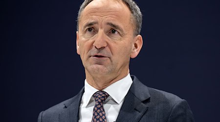 Hagemann Snabe plant nach einer Wiederwahl als Aufsichtsratschef einen Übergang zu Nachfolger Mark Schneider innerhalb der nächsten zwei Jahre. (Archivbild) / Foto: Sven Hoppe/dpa Pool/dpa