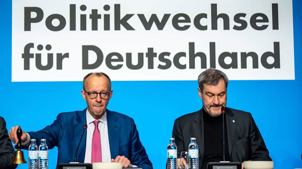 CDU und CSU wollen in Berlin das gemeinsame Programm für die Bundestagswahl beschließen. Zwischen Kanzlerkandidat Merz und CSU-Chef Söder gibt es auch Unstimmigkeiten. Werden sie erneut deutlich? / Foto: Michael Kappeler/dpa