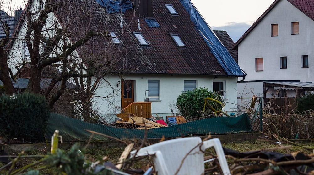 Die Nachfrage nach Versicherungsschutz ist hoch, unter anderem wegen der im langfristigen Trend steigenden Schäden durch Naturkatastrophen. (Symbolbild) / Foto: Nicolas Armer/dpa/dpa-tmn