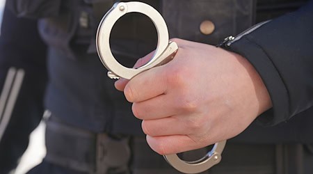 Der Jugendliche kam wegen des Verdachts eines versuchten Tötungsdeliktes in U-Haft. (Symbolbild) / Foto: Marcus Brandt/dpa