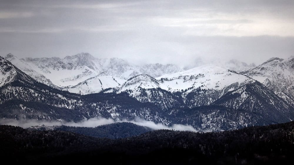 In den Alpen soll es am Wochenende fünf bis zehn Zentimeter Schnee geben. (Symbolbild) / Foto: Karl-Josef Hildenbrand/dpa