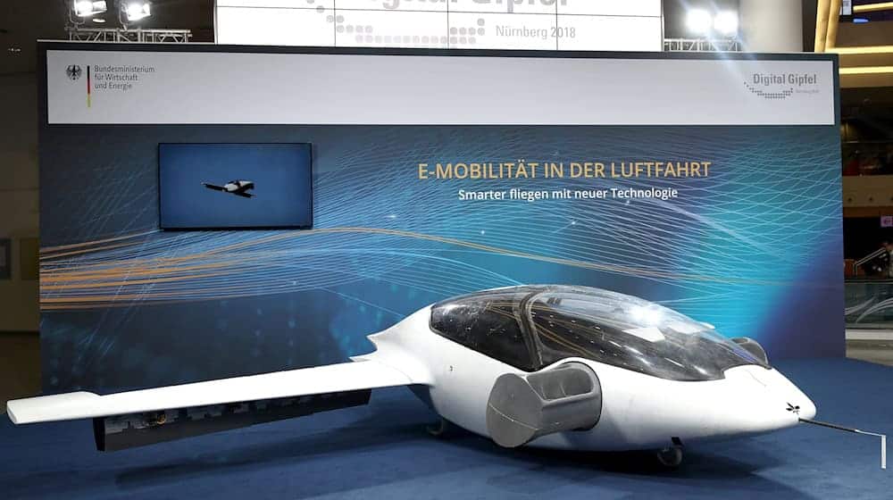 Für den Flugtaxi-Pionier Lilium bleibt kaum noch Zeit für die Suche nach Investoren.  / Foto: Daniel Karmann/dpa