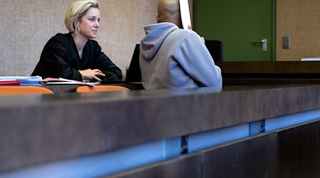 Der Mann hatte die Übergriffe auf die heute 33-Jährige vor Gericht eingeräumt. (Archivbild) / Foto: Sven Hoppe/dpa