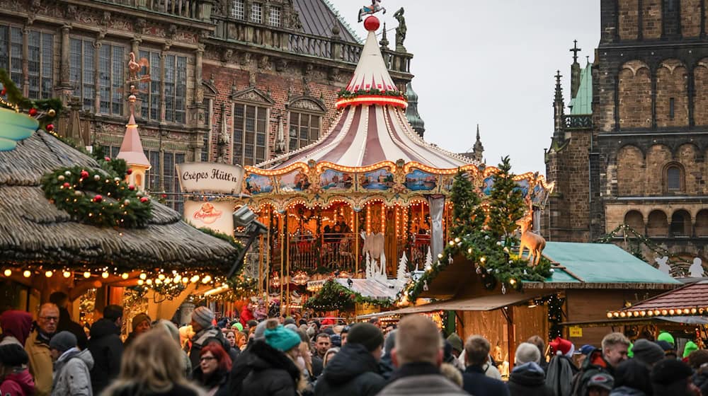 Nach dem Anschlag von Magdeburg wurde auf dem Weihnachtsmarkt in Bremen die Polizeipräsenz erhöht. / Foto: dpa