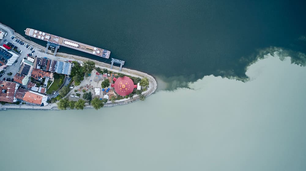 Das Flusskreuzfahrtschiff setzte seine Fahrt erst mit deutlicher Verspätung fort. (Symbolbild) / Foto: Tobias Köhler/dpa