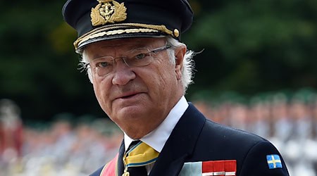 König Carl Gustaf trauert um seine Schwester Birgitta. (Archivbild) / Foto: Rainer Jensen/dpa