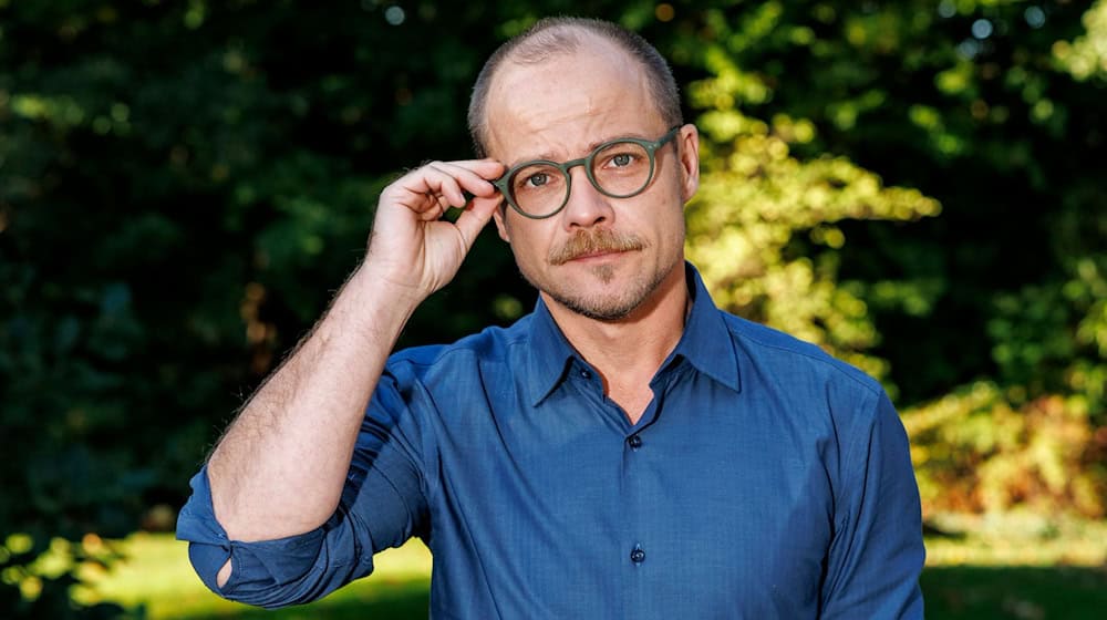 Schauspieler Matthias Koeberlin hält den Bodensee für einen guten Statisten. (Archivbild) / Foto: Axel Heimken/dpa