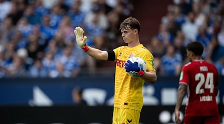  FC Kölns Torwart Jonas Urbig könnte zum FC Bayern München wechslen.  / Foto: Fabian Strauch/dpa