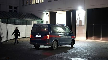 Benko wurde von Innsbruck in diese Justizvollszugsanstalt in Wien überstellt. / Foto: Georg Hochmuth/APA/dpa