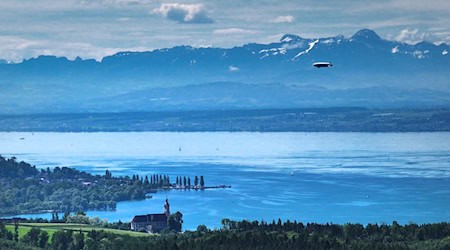 Bei der Seethermie wird Wasser aus einer Tiefe von 20 bis 40 Metern aus dem Bodensee entnommen und für Heizsysteme zur Verfügung gestellt. (Archivbild) / Foto: Felix Kästle/dpa