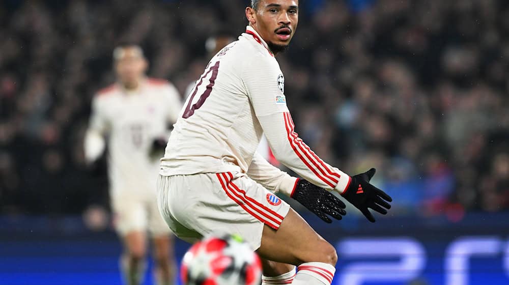 Leroy Sané in Aktion, hier beim 0:3 der Bayern in Rotterdam. / Foto: Federico Gambarini/dpa