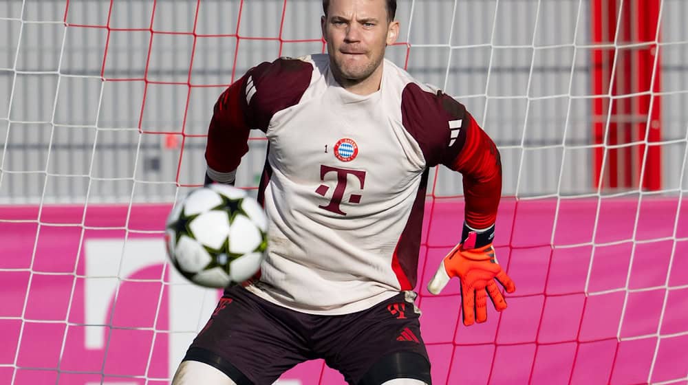 Auch der zuletzt verletzte Manuel Neuer ist beim Trainingsstart des FC Bayern dabei. / Foto: Sven Hoppe/dpa