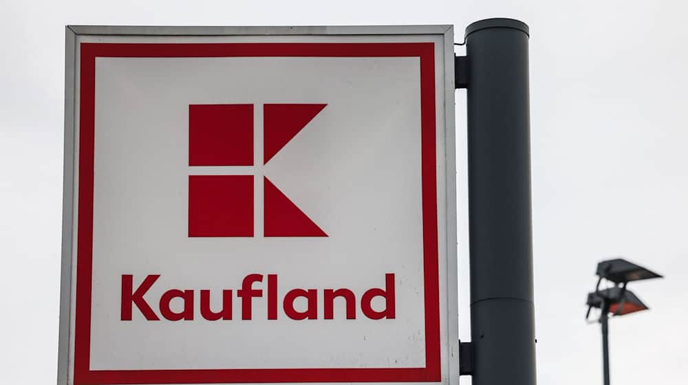 Kaufland plant einen deutlichen Stellenabbau am Standort Donnersdorf. (Archivbild) / Foto: Oliver Berg/dpa