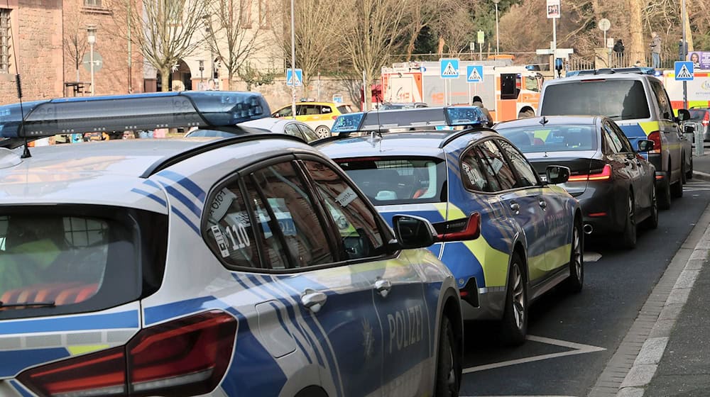 Nach dem Messerangriff in Aschaffenburg sind nun die Behörden gefragt. / Foto: Ralf Hettler/dpa