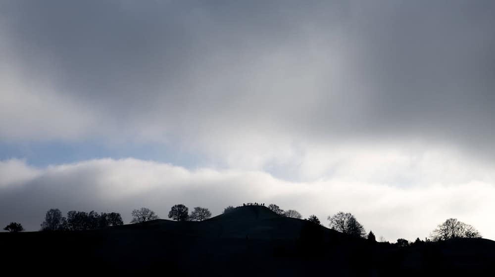 Die Chancen auf Sonne stehen in vielen Regionen Bayerns in den kommenden Tagen eher schlecht. (Archivbild) / Foto: Sven Hoppe/dpa